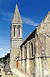 Belle maonnerie de pierre dans le clocher roman de l'glise paroissiale de Saint-Loup-Hors (prs de Bayeux).